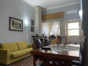 Khu vực ghế ngồi tại Villa Donna Maria