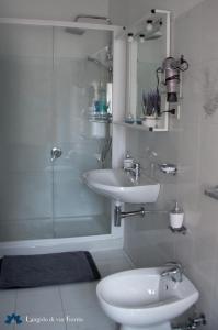 Ένα μπάνιο στο Angolo di Via Fiorita