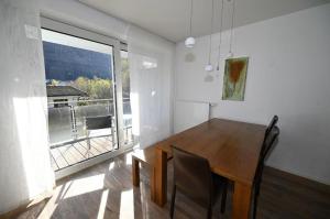 Nespecifikovaný výhled na hory nebo výhled na hory při pohledu z apartmánu