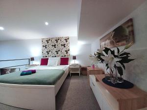 Posteľ alebo postele v izbe v ubytovaní Downtown Acacia str Apartment