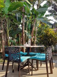 Taman di luar Hotel Vibe by Solitary