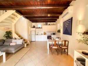 Gallery image of The Painters Cottage in Gastourion