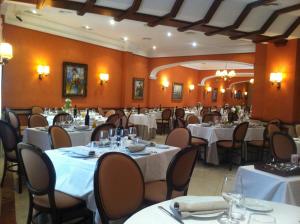 Restauracja lub miejsce do jedzenia w obiekcie Hotel Manolo Mayo