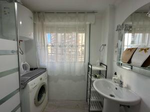 Kúpeľňa v ubytovaní CG131 - Centro 50 metros, Playa 650 metros, Wifi, Fire Stick Amazon