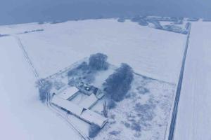 Galeriebild der Unterkunft Havlykkegaard - en unik gammel dame ved Østersøen in Idestrup