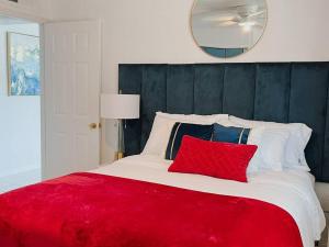 Postel nebo postele na pokoji v ubytování Colorful Relaxation Luxe Family Stay - Extended Stay