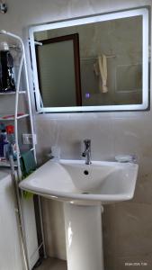 Φωτογραφία από το άλμπουμ του Petrit apartament σε Qeparo