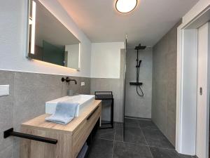 Koupelna v ubytování Chalet Lungau-View - Ferienhaus mit Aussicht + 37 fotografií
