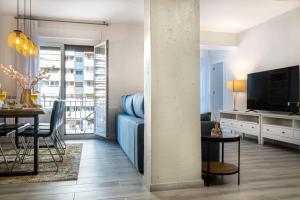 Μια τηλεόραση ή/και κέντρο ψυχαγωγίας στο Omega Suites