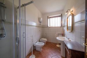 Ванная комната в Podere Il Ghiaccio by Agriturismo Casetta