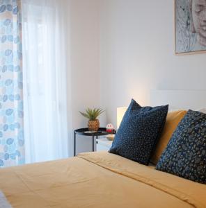 Ένα ή περισσότερα κρεβάτια σε δωμάτιο στο Just4u Apartment +17 φωτογραφίες