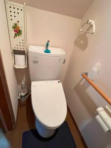 Kúpeľňa v ubytovaní 福井駅から徒歩2分の1棟貸切民泊 最低限