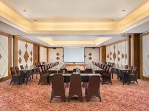 Konferenční prostory v ubytování Hotel Santika Premiere Gubeng Surabaya + 35 fotografií