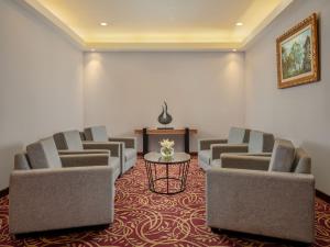 Posezení v ubytování Hotel Santika Premiere Gubeng Surabaya