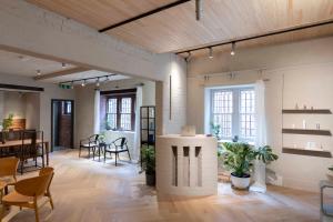 In The Brick Spa And Hotel的休息区