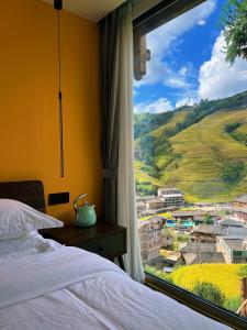 山景或在民宿看到的山景