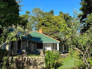 Gallery image of Eastland Bungalow, Hewaheta, Kandy in Hewaheta +39 photos