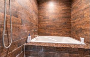 Ένα μπάνιο στο Gorgeous DTLA w/ View + Hot Tub! +20 φωτογραφίες