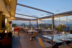 Restaurace v ubytování Athenaeum Smart Hotel