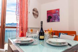 Nápoje v ubytovaní Residenza Coccinelle vista Lago d'Iseo