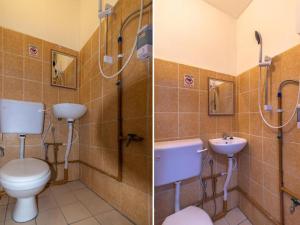 Duas fotografias de uma casa de banho com WC e lavatório. em Sutera Inn Inanam em Kota Kinabalu