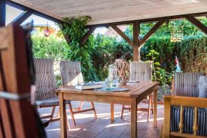 Κήπος έξω από το Pommernhaus Seevogelhof in Rieth