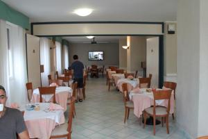 Foto dalla galleria di Hotel Mediterraneo a Roccella Ionica