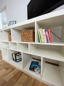 Knihovna v apartmánu