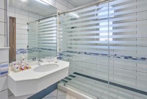 Um banheiro em TIME Express Hotel Al Khan
