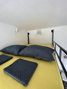Postel nebo postele na pokoji v ubytování Hiška na hribu