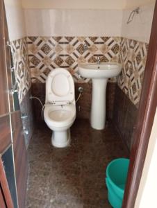 Ένα μπάνιο στο Hotel Subash inn