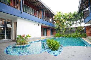 Bassein majutusasutuses KRAAM Silhouette Hotel and Cafe Phuket või selle lähedal