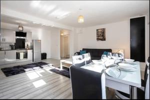 Η κουζίνα ή μικρή κουζίνα στο Devonshire Road - Apartment 1