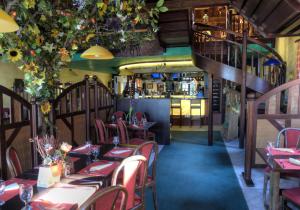 Restauracja lub miejsce do jedzenia w obiekcie Hotel Elzet