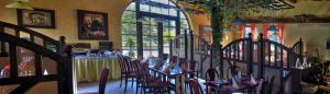 Restauracja lub miejsce do jedzenia w obiekcie Hotel Elzet