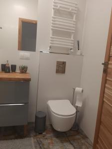 Vonios kambarys apgyvendinimo įstaigoje apart Wilga