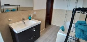 Kúpeľňa v ubytovaní Casa Rosy - Stanza privata con bagno esclusivo e parcheggio gratuito + 23 fotografií