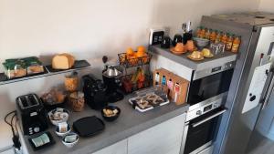 Kuchyňa alebo kuchynka v ubytovaní Casa Rosy - Stanza privata con bagno esclusivo e parcheggio gratuito