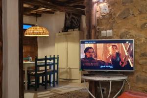 TV a/nebo společenská místnost v ubytování Khanfous Retreat