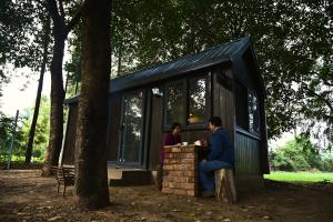 Hosté ubytování Tenpy Tiny Enchanting Tintin at Sheilma Farm, NCR