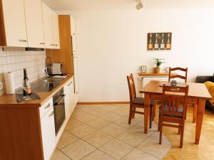 Kuchyň nebo kuchyňský kout v ubytování Appartements im Weingut Frieden-Berg