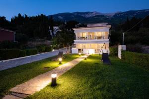 Gallery image of Barefoot Contessa in Lourdhata +58 photos