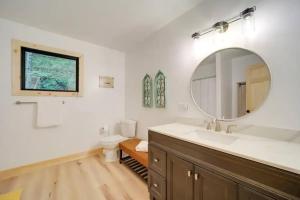 Ένα μπάνιο στο Hot Springs: 2 Cabins Waterfall & Mountain Views +30 φωτογραφίες