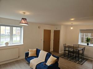 พื้นที่นั่งเล่นของ Impeccable 2-Bed House in Basildon