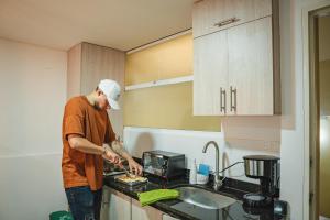 Gallery image of COLIBRI Gorgeous new flat with balcony and terrace in Cali +10 photos