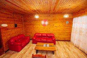 Ruang duduk di Cabin Renty Beach