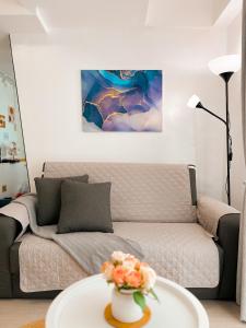 Posezení v ubytování JD Serviced Suite at Azure North Pampanga