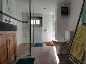 Koupelna v ubytování Casa d'Olivier chambre d'hôtes + 6 fotografií