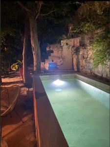 Bazén v ubytování Casa d'Olivier chambre d'hôtes nebo v jeho okolí