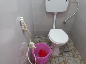 Een badkamer bij RAJ MAHAL GUEST HOUSE